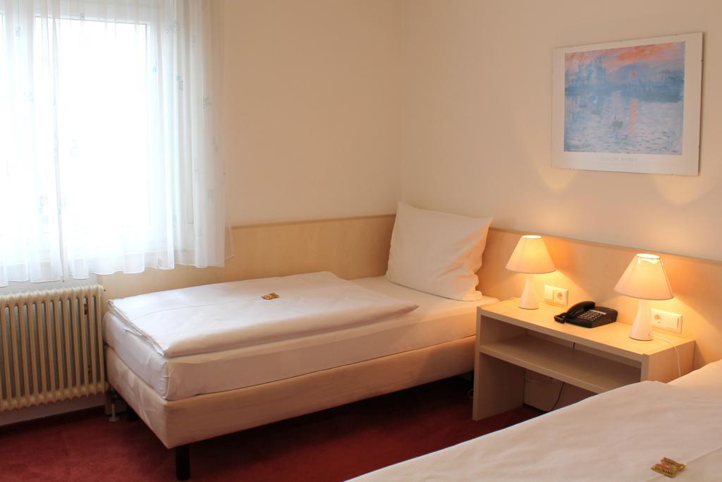 Hotel Am Bad 에즐링겐 외부 사진